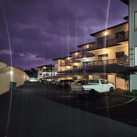 Topanga 17 Uvongo Beach Εξωτερικό φωτογραφία