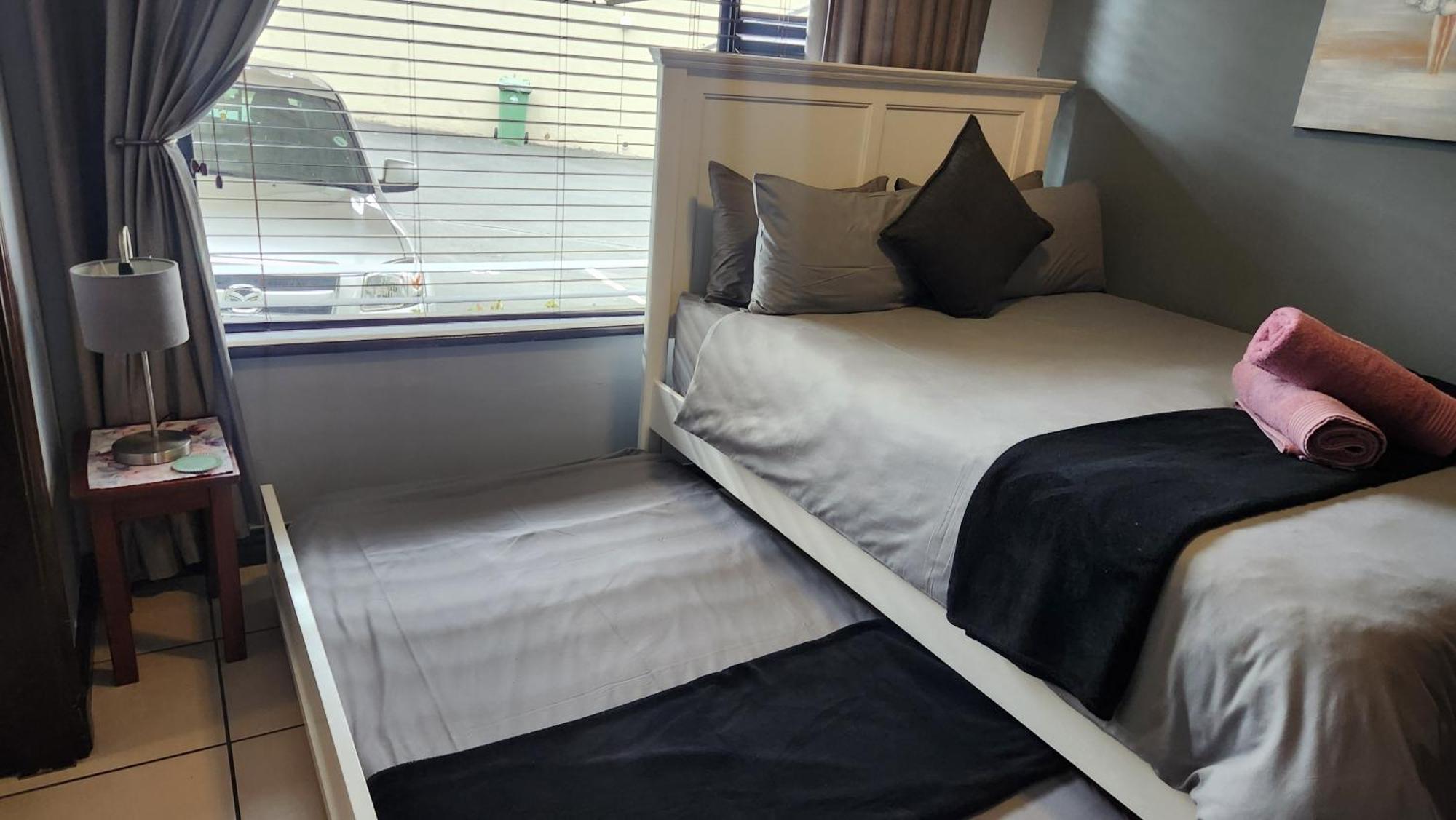 Topanga 17 Uvongo Beach Εξωτερικό φωτογραφία