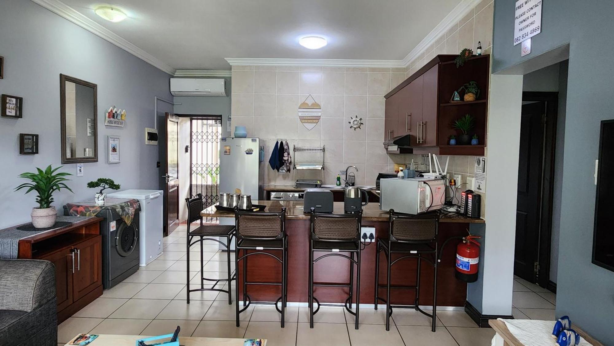 Topanga 17 Uvongo Beach Εξωτερικό φωτογραφία