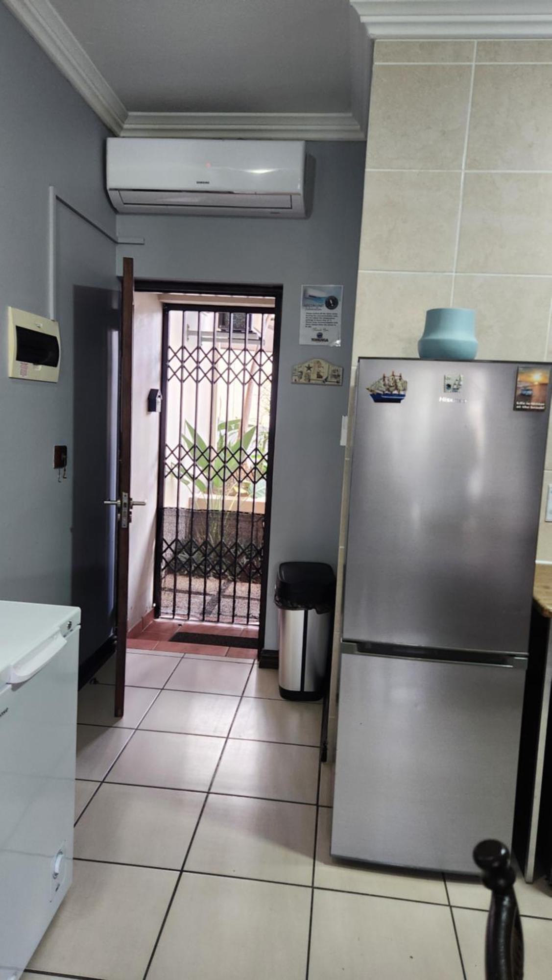 Topanga 17 Uvongo Beach Εξωτερικό φωτογραφία